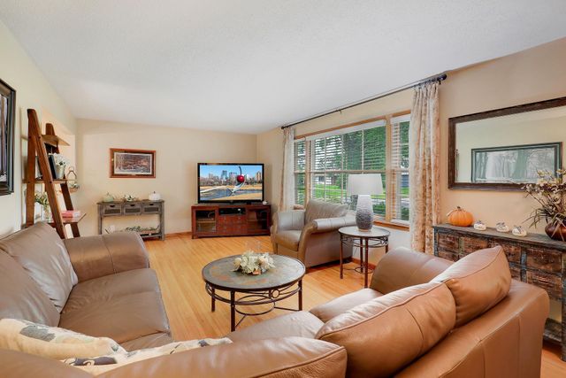 11840 Wren Street NW, Coon Rapids, MN 55433