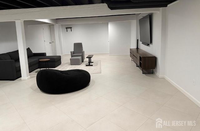 340 Bowler Court, Piscataway, NJ 08854