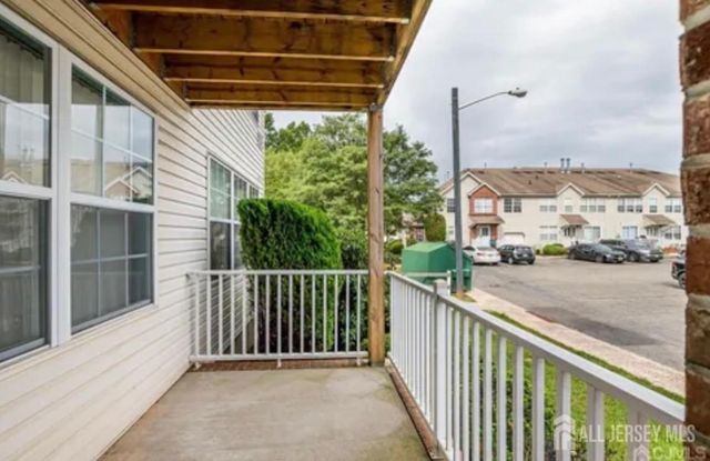 340 Bowler Court, Piscataway, NJ 08854