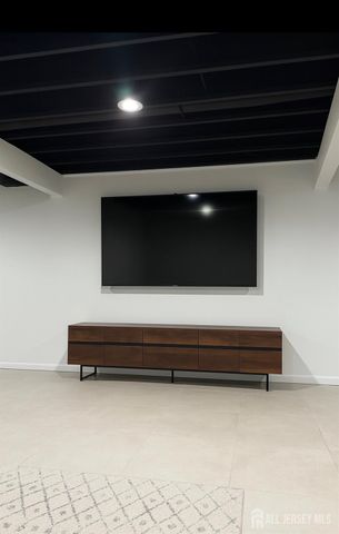 340 Bowler Court, Piscataway, NJ 08854