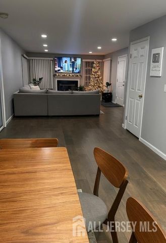 340 Bowler Court, Piscataway, NJ 08854