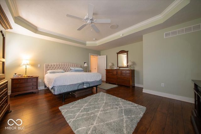 5424 Woodfield Drive N, Carmel, IN 46033