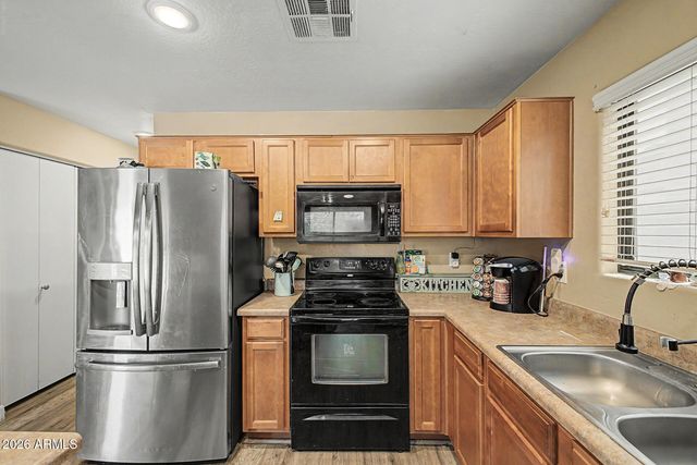 2325 E Greenlee Avenue, Apache Junction, AZ 85119