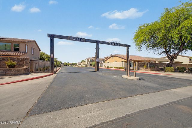 2325 E Greenlee Avenue, Apache Junction, AZ 85119