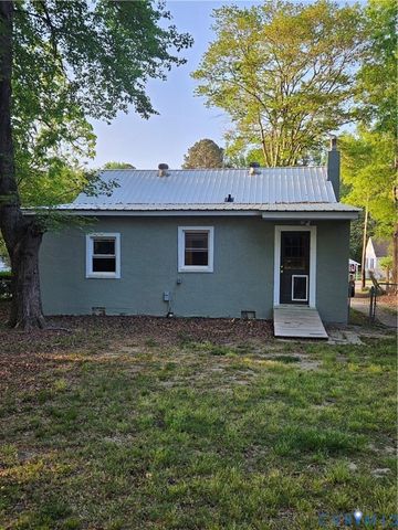 2702 Milhorn St, Colonial Heights, VA 23834