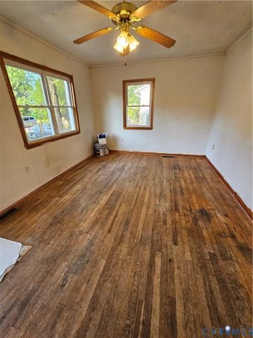 2702 Milhorn St, Colonial Heights, VA 23834