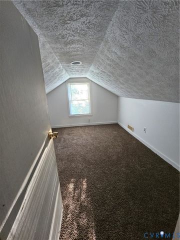 2702 Milhorn St, Colonial Heights, VA 23834
