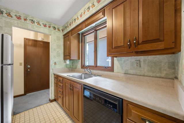 1723 Pikes Peak Ct NE, Cedar Rapids, IA 52402