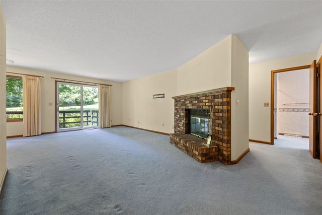 1723 Pikes Peak Ct NE, Cedar Rapids, IA 52402
