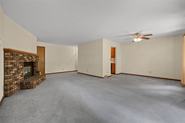 1723 Pikes Peak Ct NE, Cedar Rapids, IA 52402
