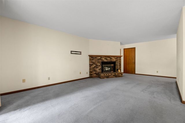 1723 Pikes Peak Ct NE, Cedar Rapids, IA 52402