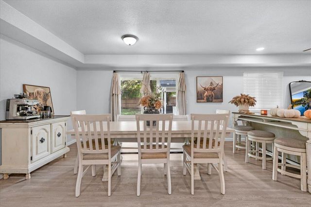 2423 E Vassar Drive, Visalia, CA 93292