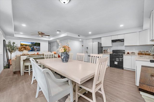 2423 E Vassar Drive, Visalia, CA 93292