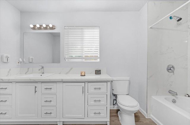 2423 E Vassar Drive, Visalia, CA 93292