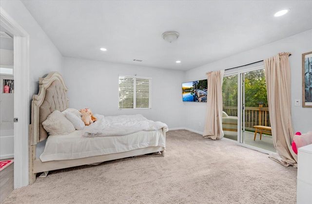 2423 E Vassar Drive, Visalia, CA 93292