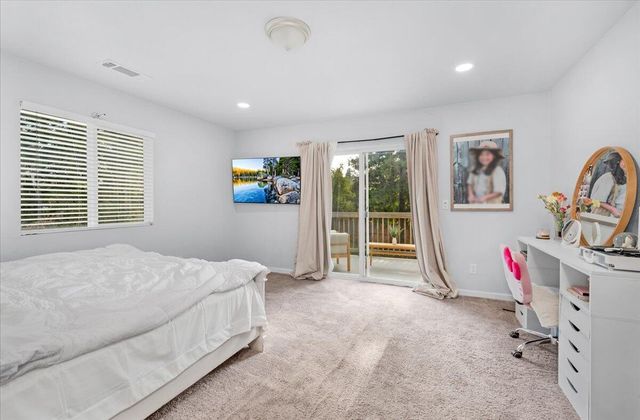 2423 E Vassar Drive, Visalia, CA 93292