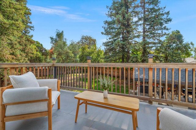 2423 E Vassar Drive, Visalia, CA 93292