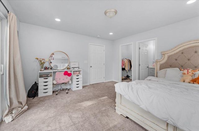 2423 E Vassar Drive, Visalia, CA 93292