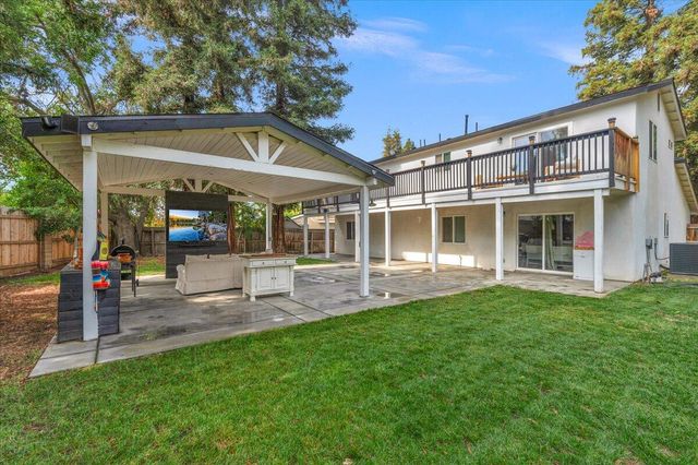 2423 E Vassar Drive, Visalia, CA 93292