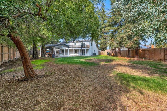 2423 E Vassar Drive, Visalia, CA 93292