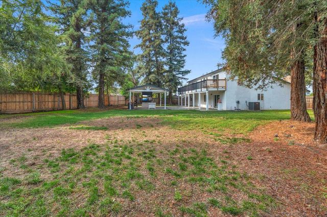 2423 E Vassar Drive, Visalia, CA 93292