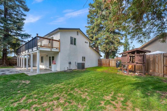 2423 E Vassar Drive, Visalia, CA 93292