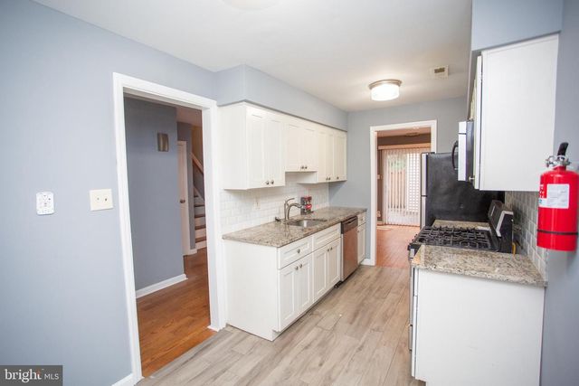 5 REGENT CT, Medford, NJ 08055