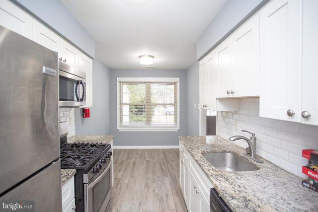 5 REGENT CT, Medford, NJ 08055