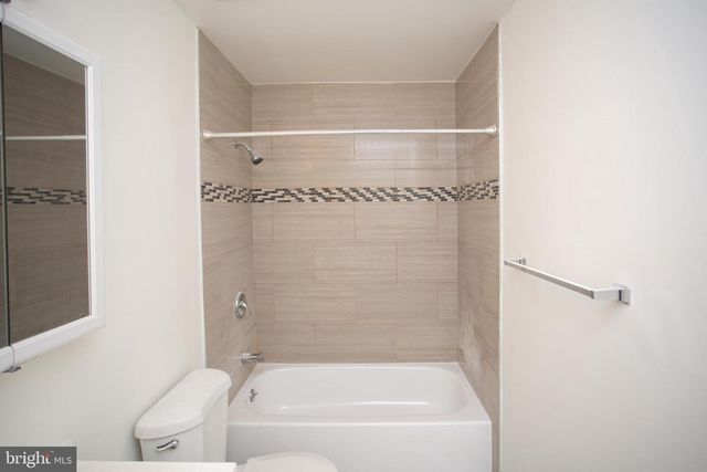 5 REGENT CT, Medford, NJ 08055