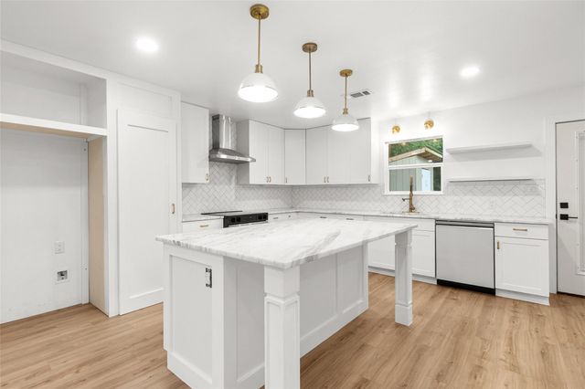 409 Avenue R, Marble Falls, TX 78654