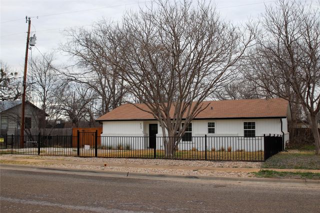 409 Avenue R, Marble Falls, TX 78654