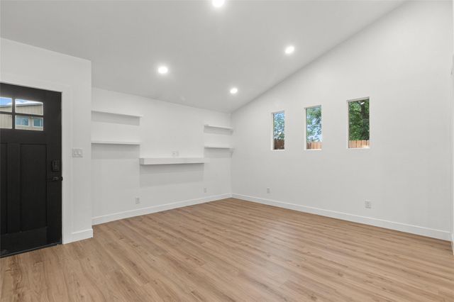 409 Avenue R, Marble Falls, TX 78654