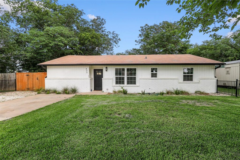 409 Avenue R, Marble Falls, TX 78654