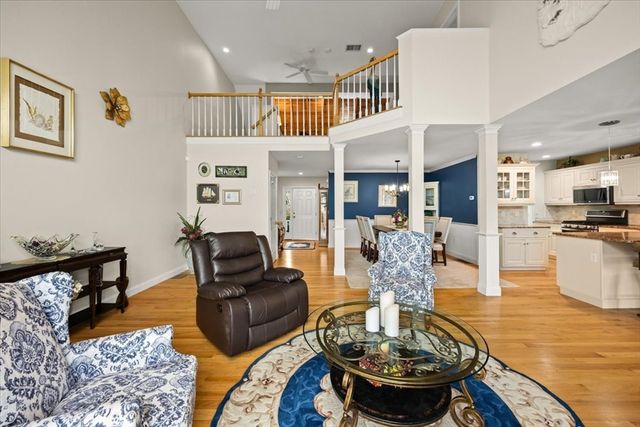 22 Prestwick Rd 22, Bourne, MA 02532