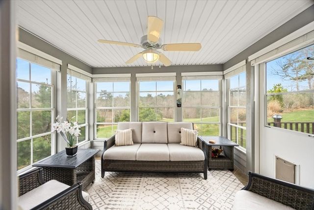 22 Prestwick Rd 22, Bourne, MA 02532