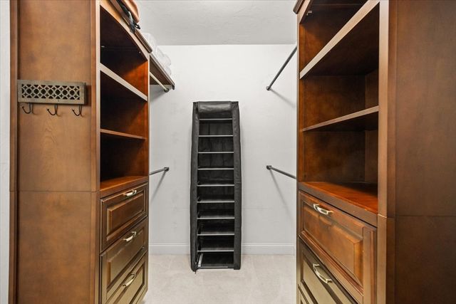 22 Prestwick Rd 22, Bourne, MA 02532