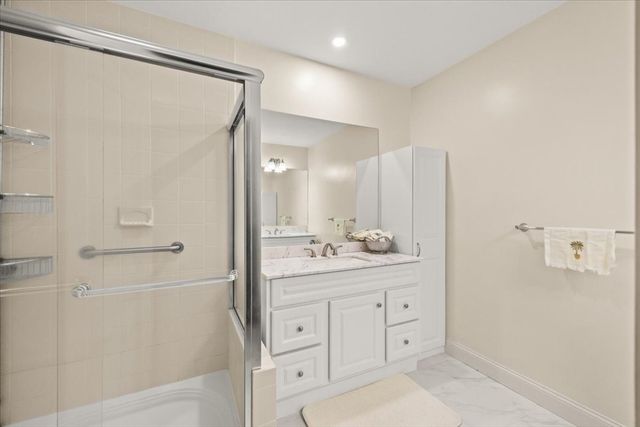 22 Prestwick Rd 22, Bourne, MA 02532