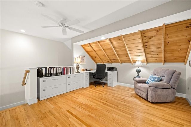 22 Prestwick Rd 22, Bourne, MA 02532