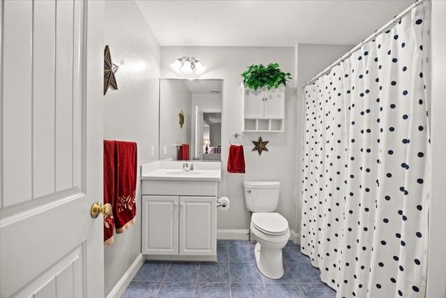 22 Prestwick Rd 22, Bourne, MA 02532