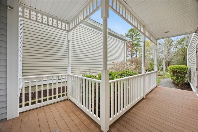 22 Prestwick Rd 22, Bourne, MA 02532