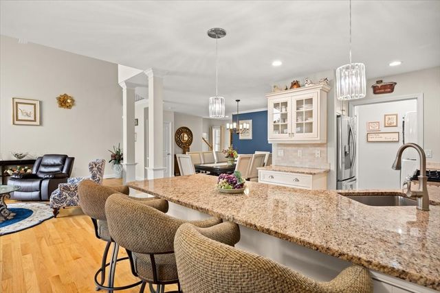 22 Prestwick Rd 22, Bourne, MA 02532