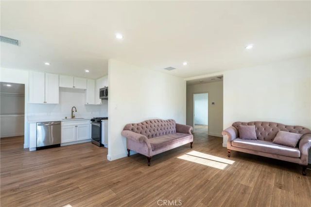 7358 Cleon, Sun Valley, CA 91352