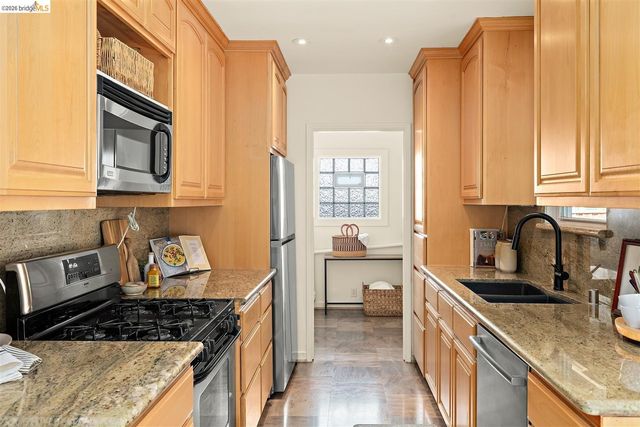 3292 Jordan Rd, Oakland, CA 94602