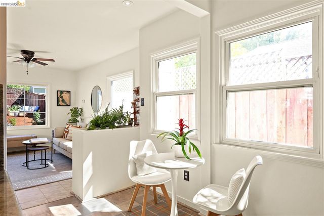 3292 Jordan Rd, Oakland, CA 94602