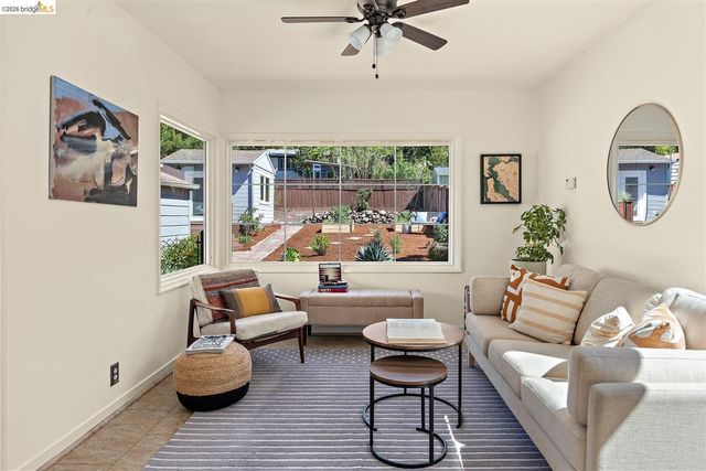 3292 Jordan Rd, Oakland, CA 94602