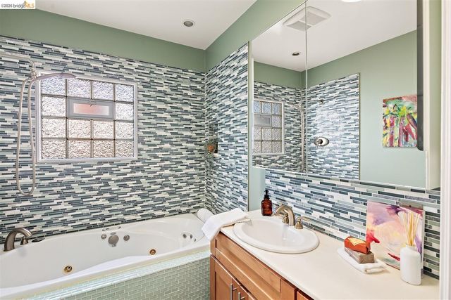 3292 Jordan Rd, Oakland, CA 94602