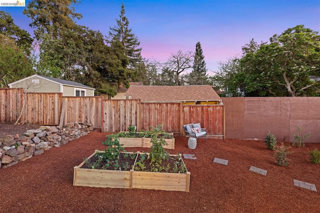 3292 Jordan Rd, Oakland, CA 94602