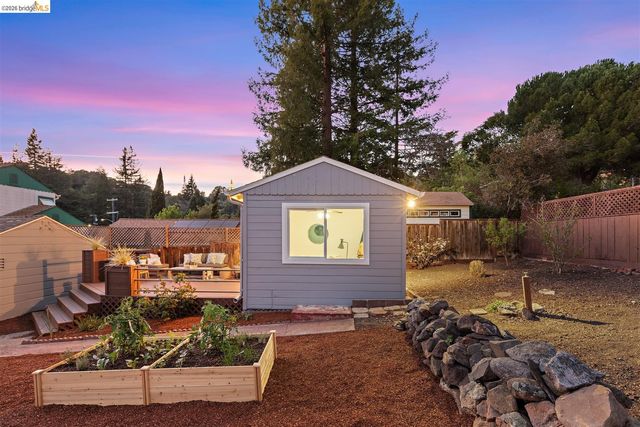 3292 Jordan Rd, Oakland, CA 94602