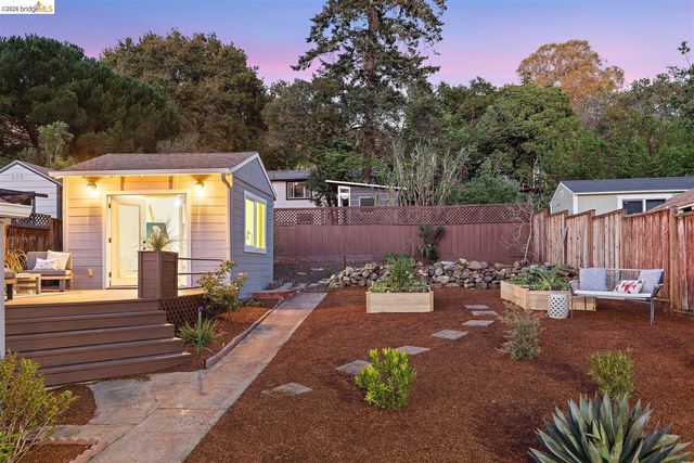 3292 Jordan Rd, Oakland, CA 94602