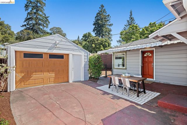 3292 Jordan Rd, Oakland, CA 94602